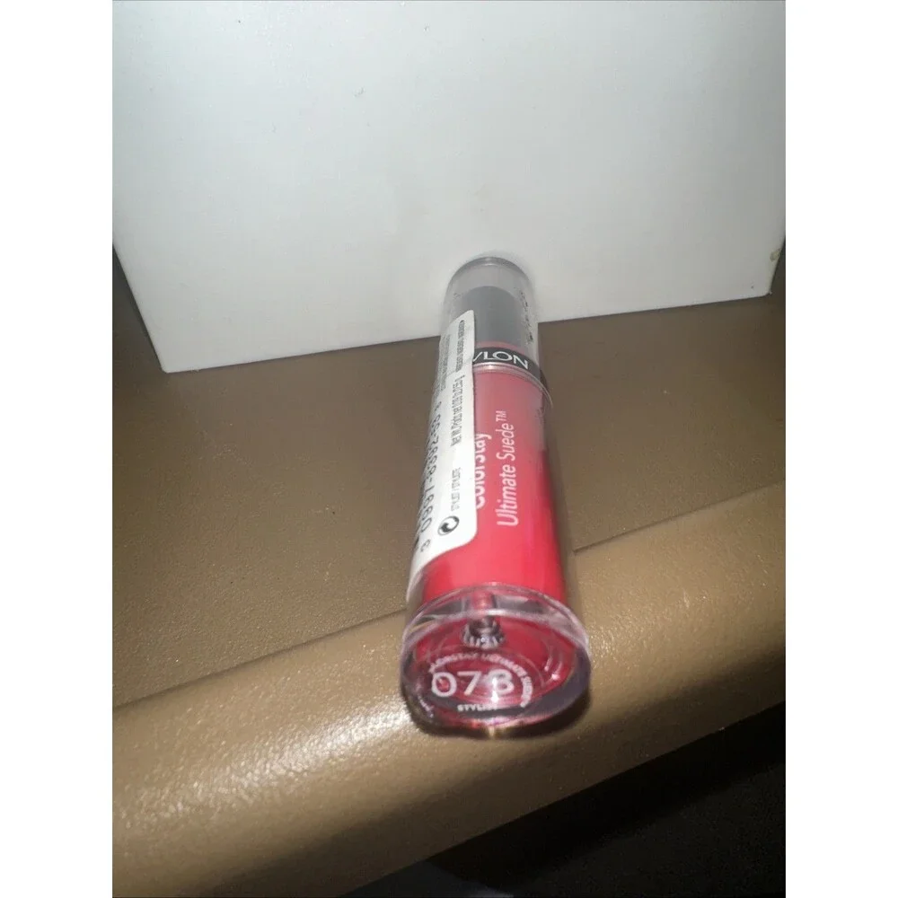 Revlon ColorStay Ultimate Suede Lipstick 073 STYLIST classic reds